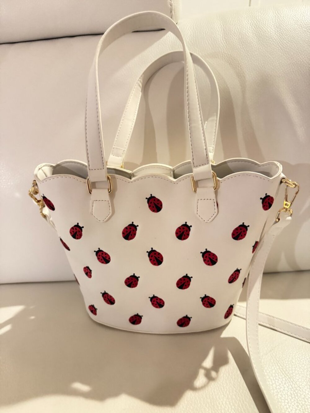 NWT BETSEY JOHNSON XOBLOOM SATCHEL CROSSBODY BAG W LADYBUG EMBROIDERY WHITE - Picture 3 of 6